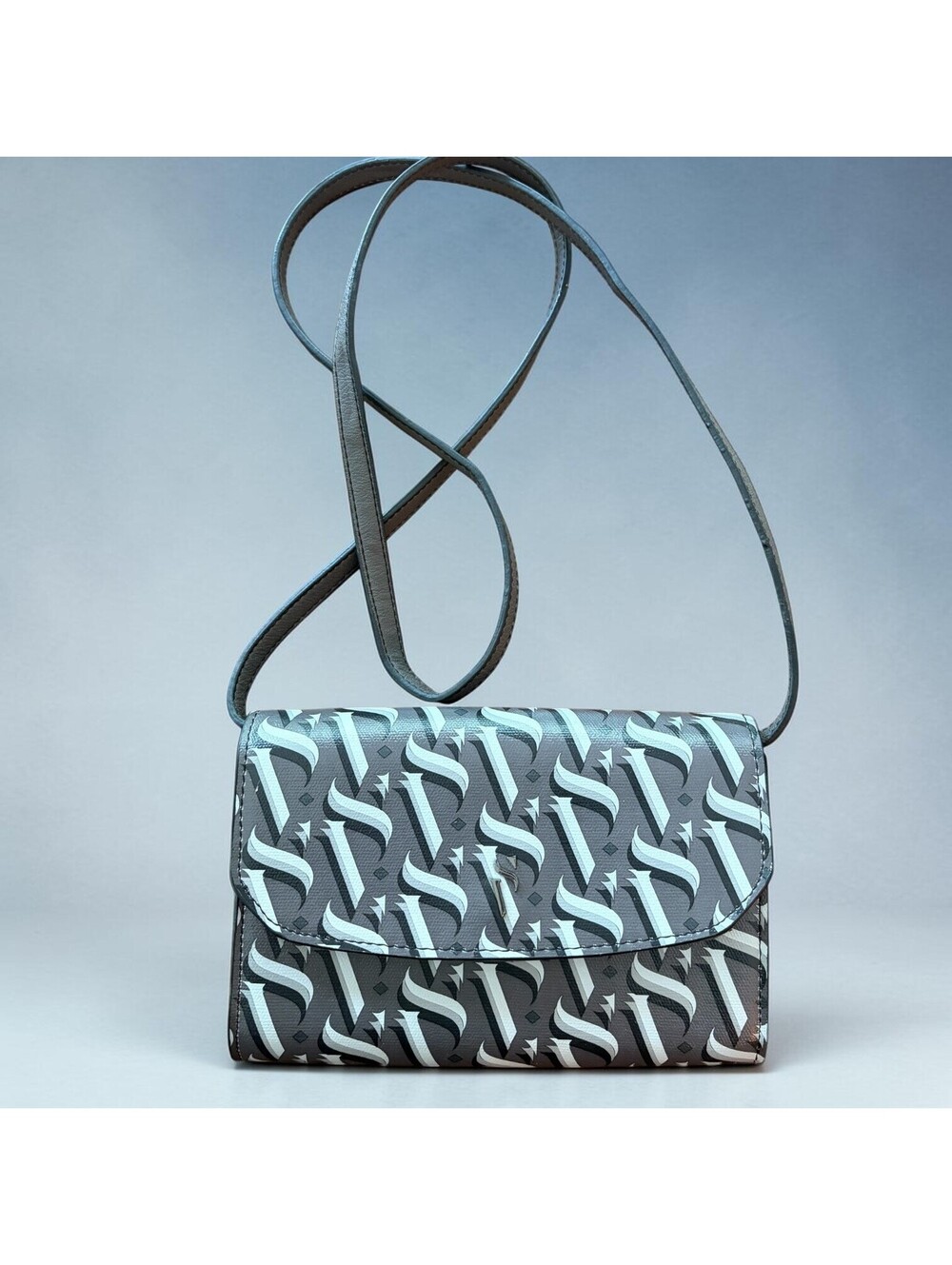 Simply Vera Vera Wang Sv Logo Crossbody Wallet Clutch grey with matching wallet